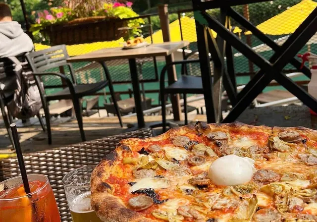 This Chicago Pizzeria Is Among the 12 Best in the US—For the 5th Year in a Row