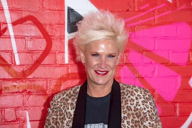 Food Network Chef And New Yorker Anne Burrell Dies At 55