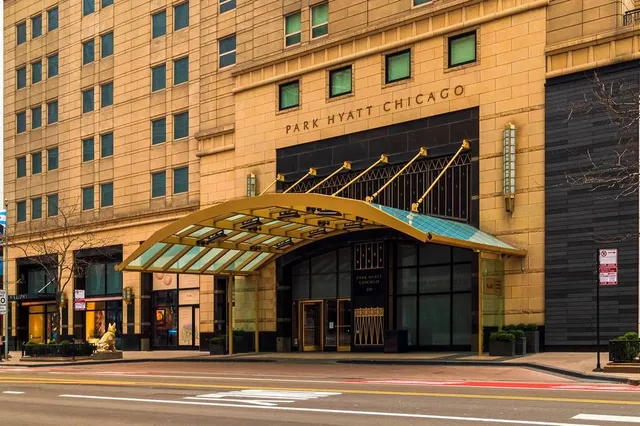 This Is the Most Expensive Condo in Chicago—It’s Owned by Star Wars’ Creator George Lucas