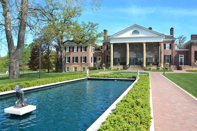 A Short Drive from Chicago, “Like Versailles in the Midwest,” a French Festival With Aerialists, Burlesque, and an Eiffel Tower Light Show