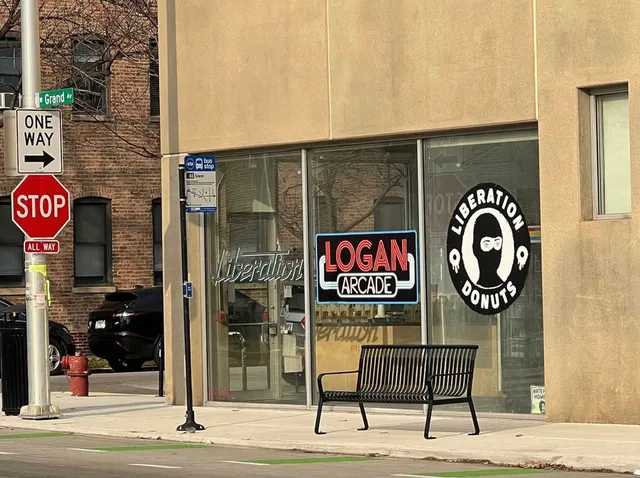 A Vegan Farmers Market Just Launched in Chicago—And It’s Inside a Former Beloved Restaurant