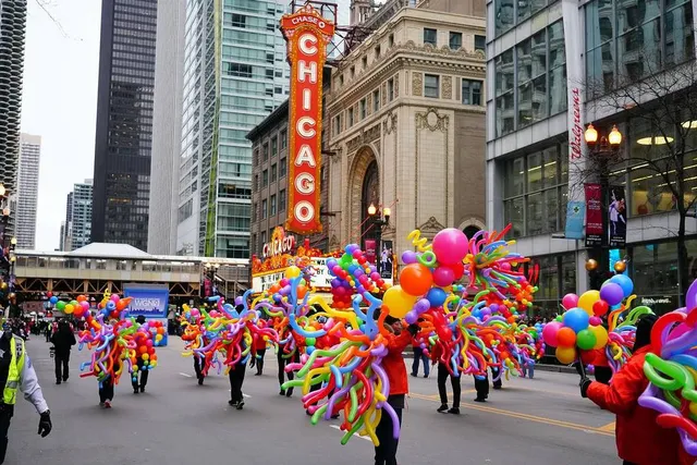 Thanksgiving Weekend Kicks Off in Chicago—Enjoy Free Live Music, Ice Skating, and the Iconic Parade