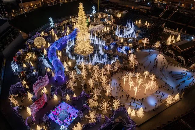 L.A. County Is Home To The World’s Largest Christmas Light Maze — Spanning 10 Acres And Featuring An Ice Rink
