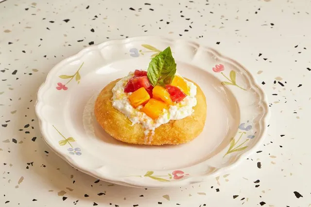 This Wicker Park Spot Is Now Serving a Rare Neapolitan Snack—With Burrata Flown in From Italy