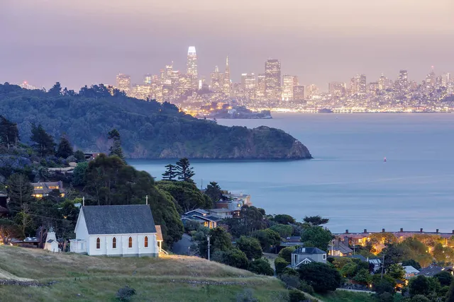 This Scenic Small Town 30 Minutes From San Francisco Has Waterfront Trails And Golden Gate Views Without The Crowds
