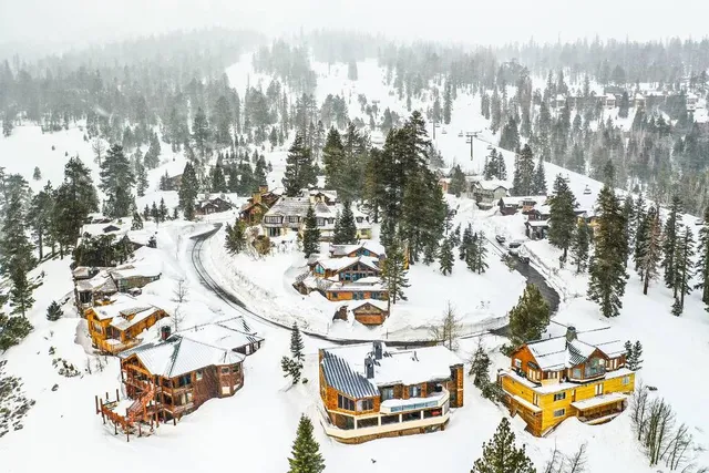 This Cozy Alpine Village 5 Hours From L.A. Just Earned The Title Of America’s Second-Best Ski Town — Boasting Over 3,500 Acres Of Slopes