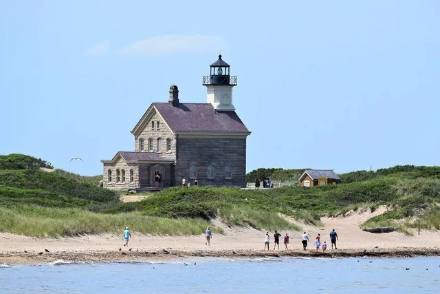 This Charming Rhode Island Town Is Quietly Now a Top 10 U.S. Beach Destination — Famous For Its Lighthouses, Seal Spotting & Quiet Shores