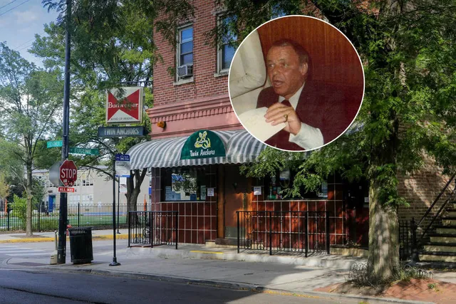 This Historic Chicago Spot Was A Secret Favorite Of Frank Sinatra, And His Order Was Always The Same