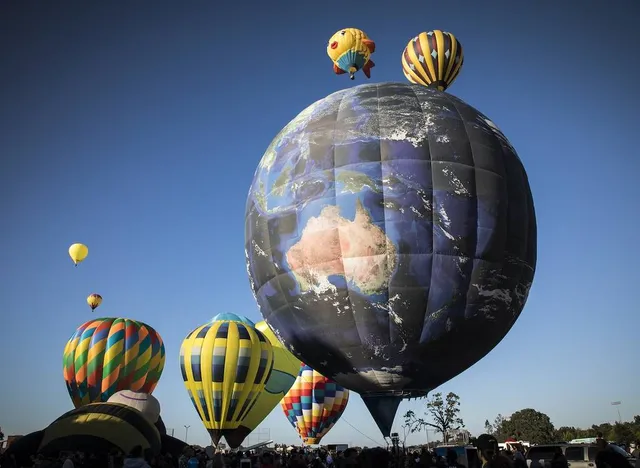 Colorful Hot Air Balloons Will Soar Over Wine Country This Weekend For A Sonoma Tradition