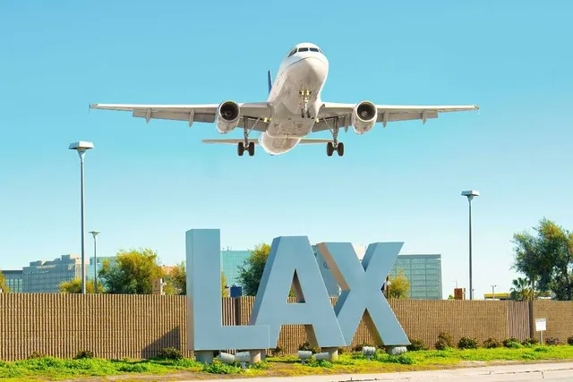 LAX Is Home To A ‘Secret’ Museum Hidden At The Edge Of The Runways — And It Only Costs $5 To Visit