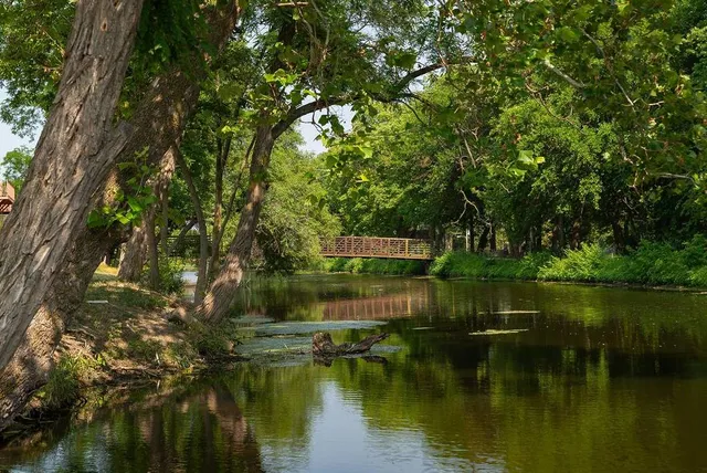 Just One Hour from Chicago: This State Park Has 3 Ponds, Scenic Trails, and a Rare 19th-Century Stone Aqueduct