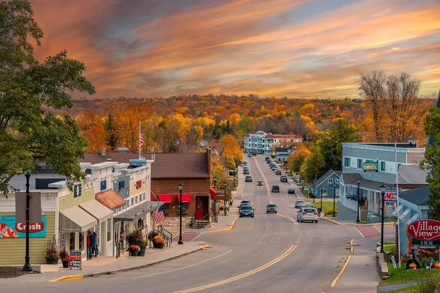 Meet the “Cape Cod of the Midwest”—Scenic Coastal Towns, Lighthouses, and 250 Miles of Shoreline