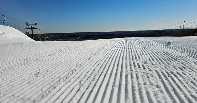 2 Hours From Chicago Is The World’s Largest Tubing Hill—Slide Down 45 Chutes And A 90-Foot Drop
