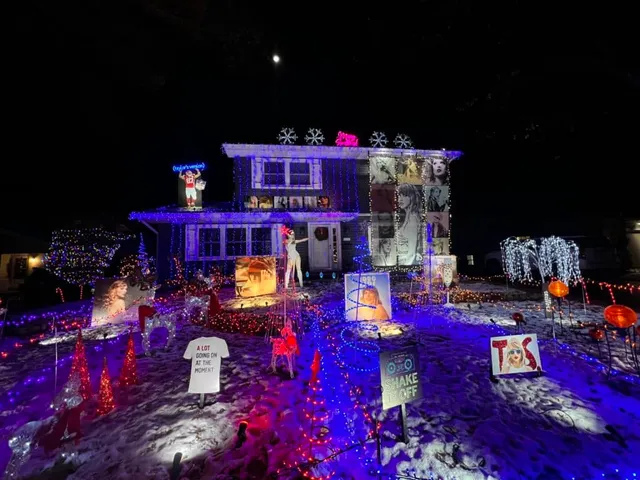 “Swiftmas House” Near Chicago Is Closing Forever After This Year—See the Viral Decor Before It’s Too Late