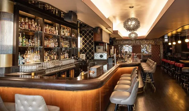 The Best Late-Night Bar In Chicago Just Reopened With a New Look—And It’s Still Serving Bites Until 3:30 a.m.