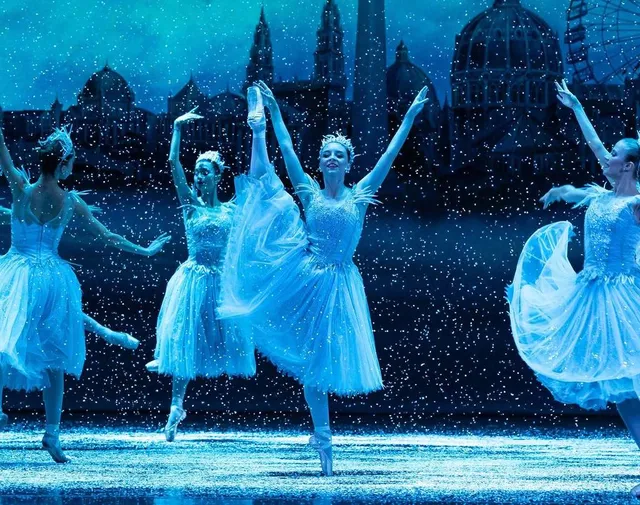 5 Must-See Chicago Holiday Shows: The Nutcracker, Candlelight Carols, and a Live Orchestra for ‘The Holiday’ in Concert