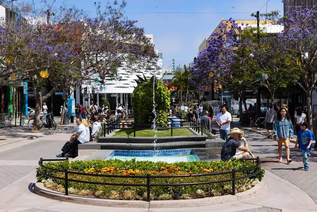 Santa Monica's 3rd Street Promenade Becomes First In California To Launch ‘Drink And Shop’ Zone This Summer