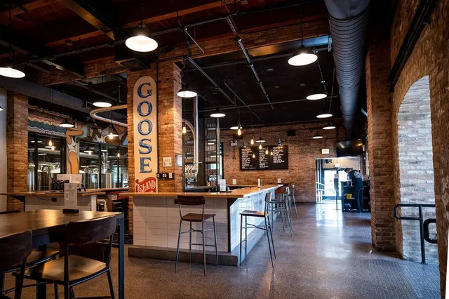 This Free Chicago Event Series Serves Goose Island Beer and Iconic Local Eats on the River