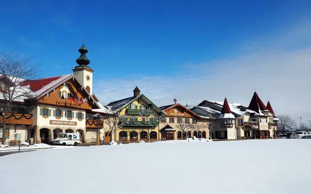 America’s“Little Bavaria”Is The Perfect Weekend Escape From Chicago—And It’s Home ToThe World’s Largest Christmas Store