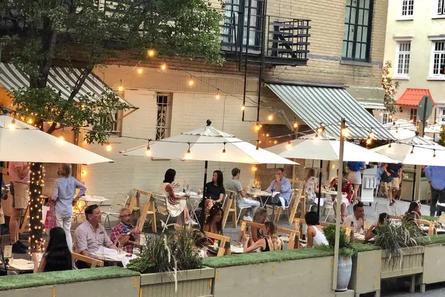 These Are NYC’s Hottest Outdoor Dining Spots, Ranked By Experts