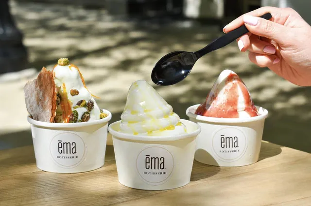 This Chicago Restaurant Has $1 Fro-Yo Fridays Until The End Of Summer