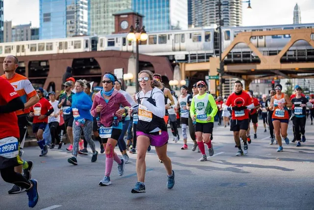 Chicago Marathon 2025 Guide: Street Closures, Viewing Areas, and Where to Stream