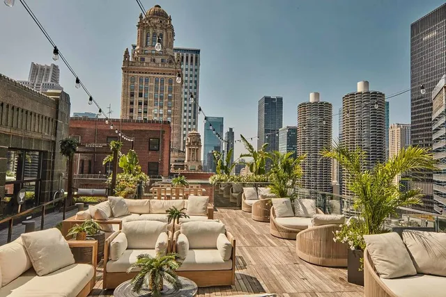 Pilates in the Sky—This Rooftop Workout in Chicago Comes With Cocktails and Skyline Views