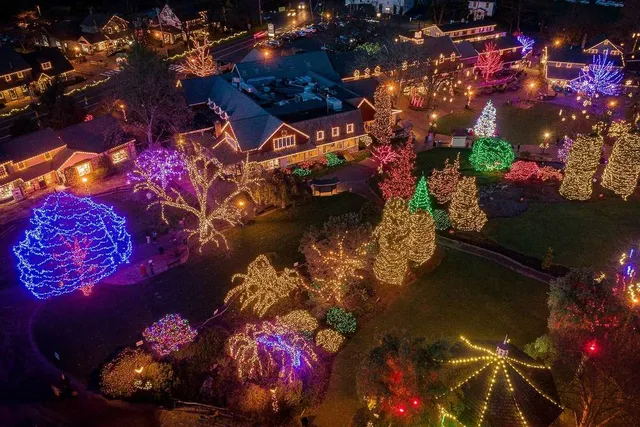 This Christmas River Town Near NYC is ‘America’s Real-Life Hallmark Movie Set’ — With North Pole Train Rides & A Million-Bulb Light Village