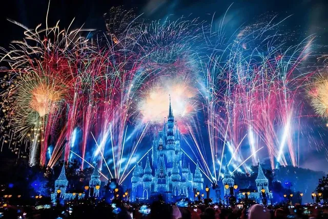 6 Stunning Firework Displays Around Los Angeles To Ring In New Year’s Eve 2026