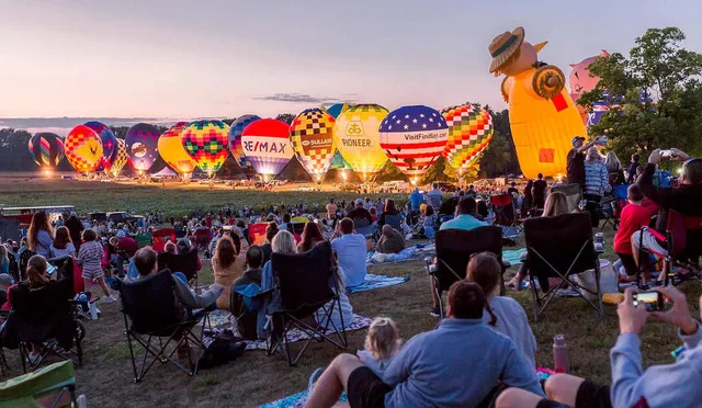 This Stunning Balloon Festival Is Happening Near Chicago This Weekend—With Live Music, Craft Beer, and Rides 350 Feet in the Air