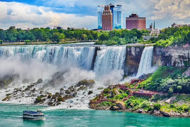 Amtrak’s 4-Day Train Excursion From NYC To Niagara Falls Is Currently $150 Off — With Scenic Valley Views & A 4-Day Adventure Bundle