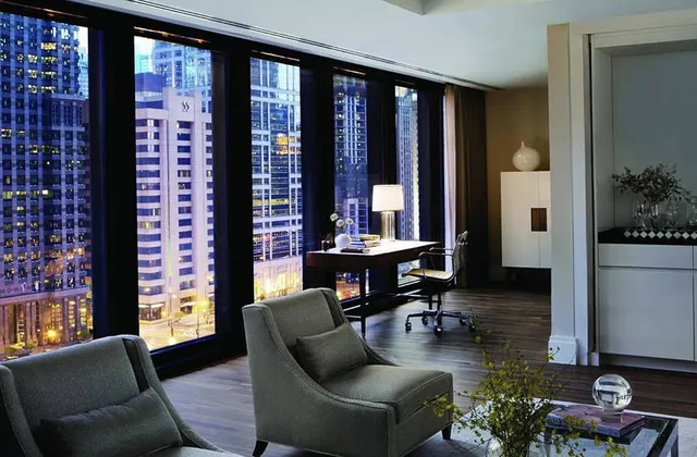 This 52-Story Chicago Hotel Just Ranked as the Top Luxury Stay in the Entire Country
