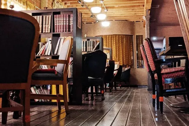 This Cozy And Hidden Café In K-Town Is Perfect For Night Owls — You Can Work Here Until Midnight