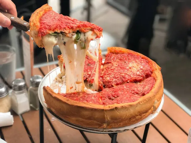 You Can Get Discounts at 25+ Chicago Pizzerias With This New City Pass