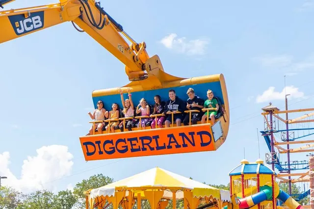 This 20 Ton Thrill Ride Is Made From A Real Excavator – Find It At America’s Only Construction-Themed Amusement Park 2 Hours from NYC