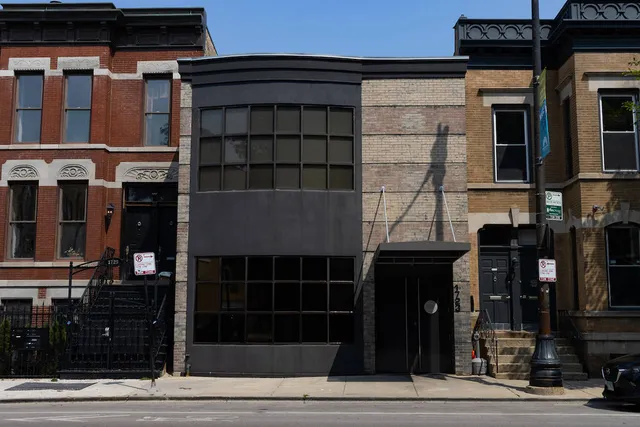 This Acclaimed Chicago Restaurant Just Lost its 3-Star Michelin Ranking