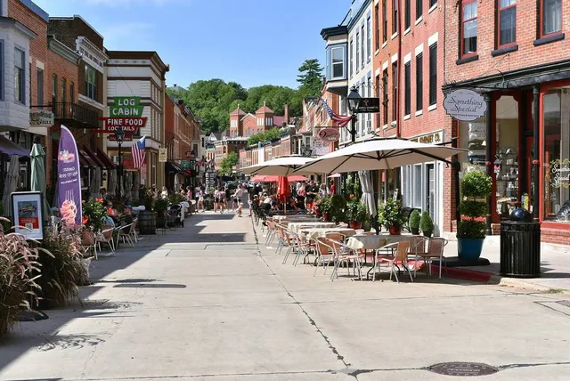 This Charming Town Near Chicago Was Named Best Small Town in Illinois—Famous for its 19th-Century Architecture and Scenic River