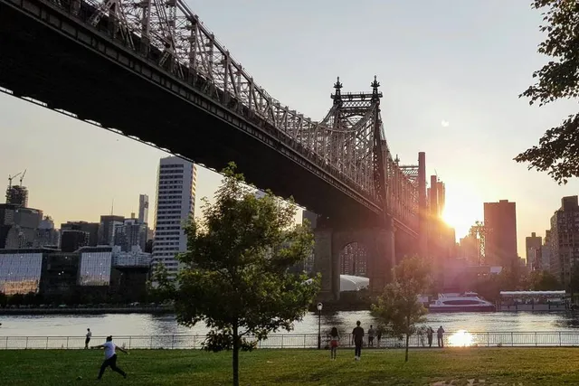 Queensboro Bridge Unveils Separate Paths For Cyclists & Pedestrians This Weekend After 4 Years Of Waiting
