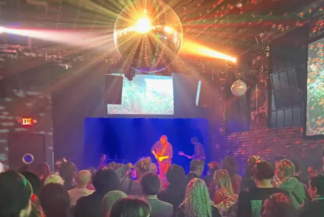 There’s A Free Live Rock Music Show Featuring Local Bands In Highland Park Every Wednesday Night