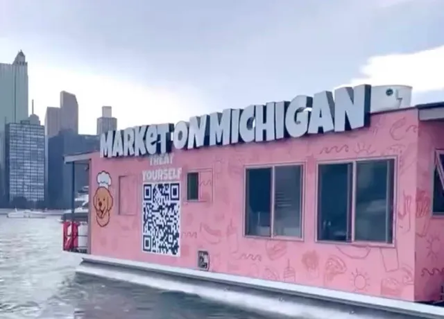 Meet Chicago’s First Floating Market at the Playpen—With Hot Dogs, Ice Cream, and Boat-Side Service