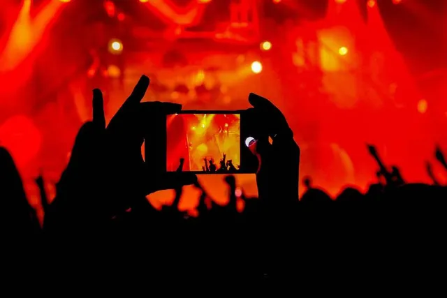 NYC’s Hottest Clubs Are Officially Ending Phone Use On The Dance Floor