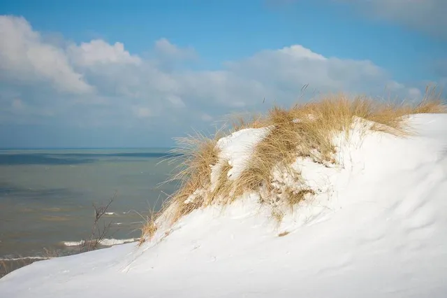 This Unassuming Coastal Town Just 40 Minutes From Chicago Hides One of America’s Best National Parks—And It’s Not Lake Geneva