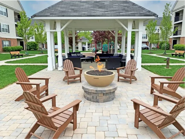 The Mercer at Lawrence Station Apartments