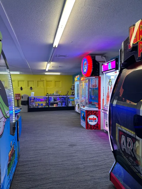 Apache Pier Arcade & Shop