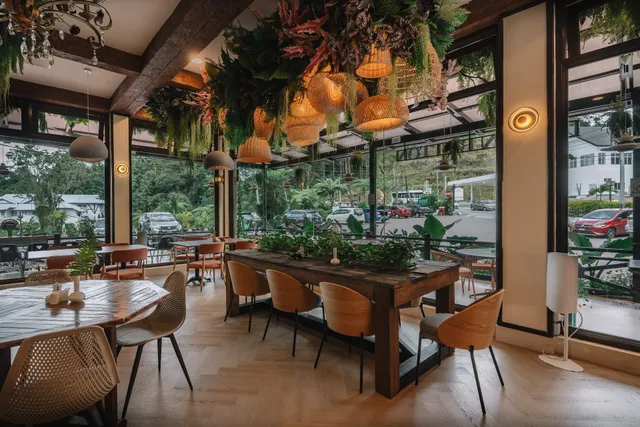 Lemon Button Cafe & Dining