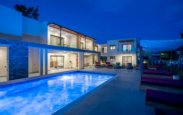 Amyntas Seafront Hotel