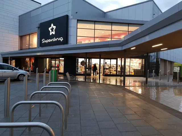 Coliseum Shopping Park