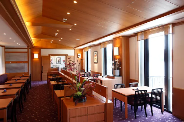 Japanese restaurant "Tsutsuji no Chaya" (Hotel de yama)