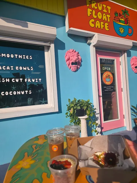 Fruit Float Cafe