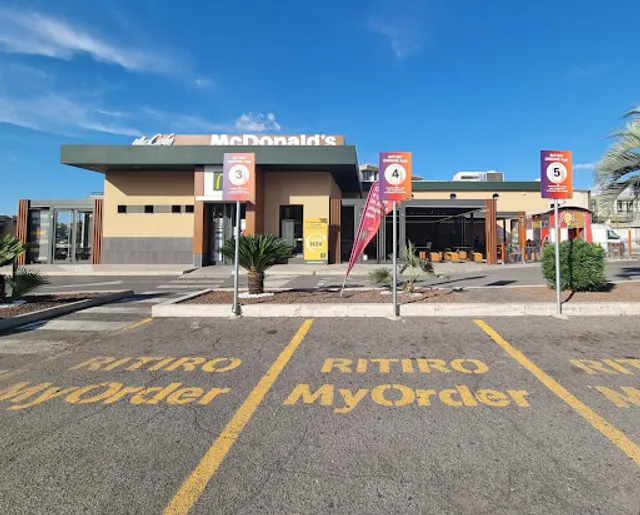 McDonald's Latina Via Romagnoli